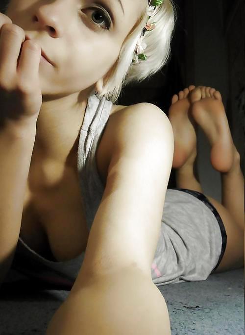 Free Teen Feet photos