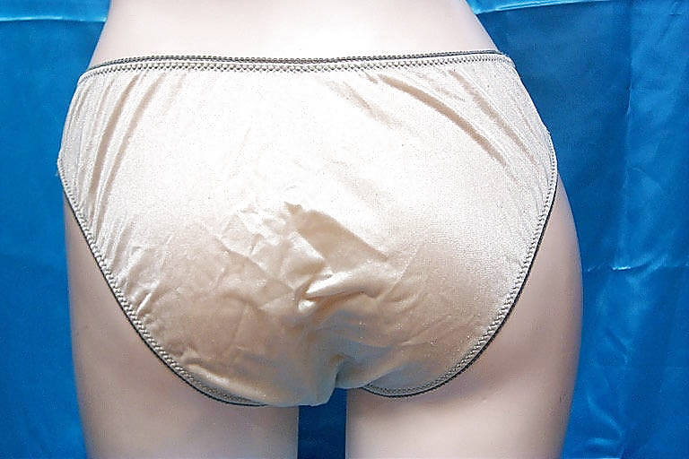 Free Nylon Panties on Mannequins photos