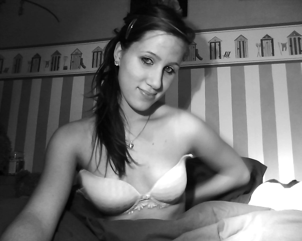 Free Aurelie Webcam photos