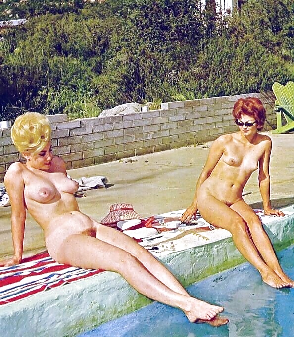 Free VINTAGE LADIES 25 photos