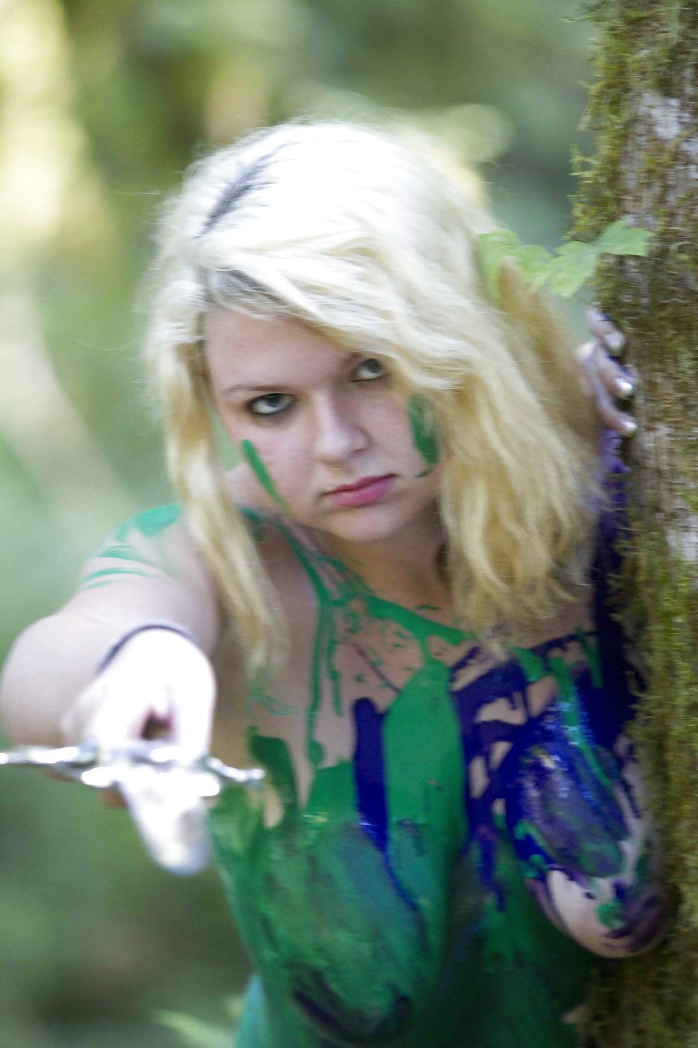 Free Girl talked into stripping for (art) photos