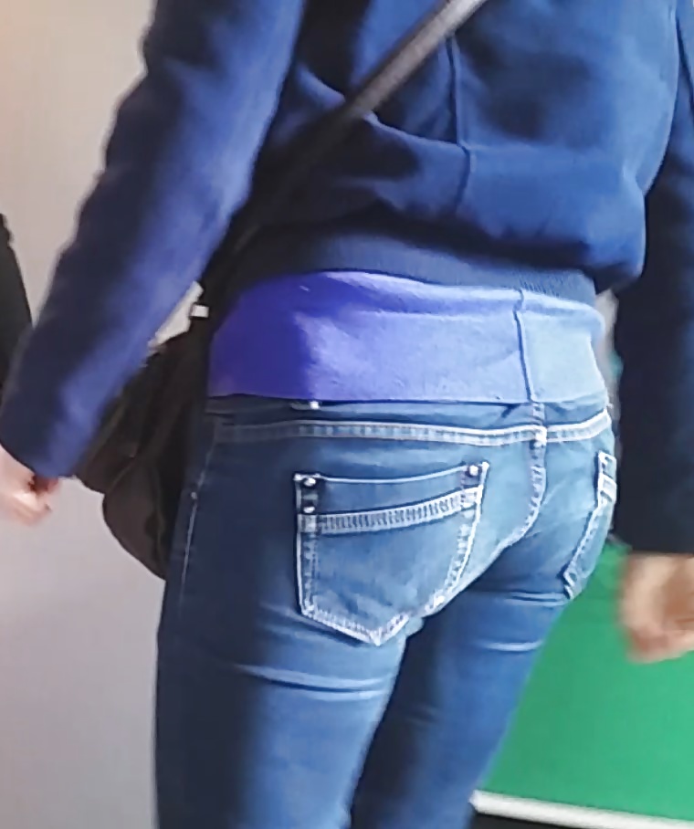 Free des petits culs par ci par la 83 photos