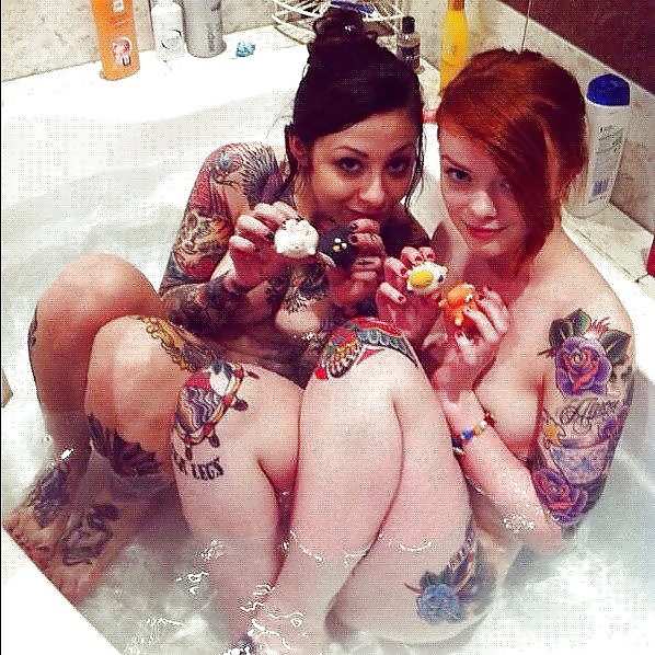 Free Beautiful Girls with tattoos photos