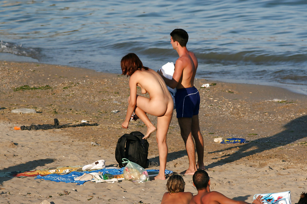 Free Topless am girls beach final :( photos