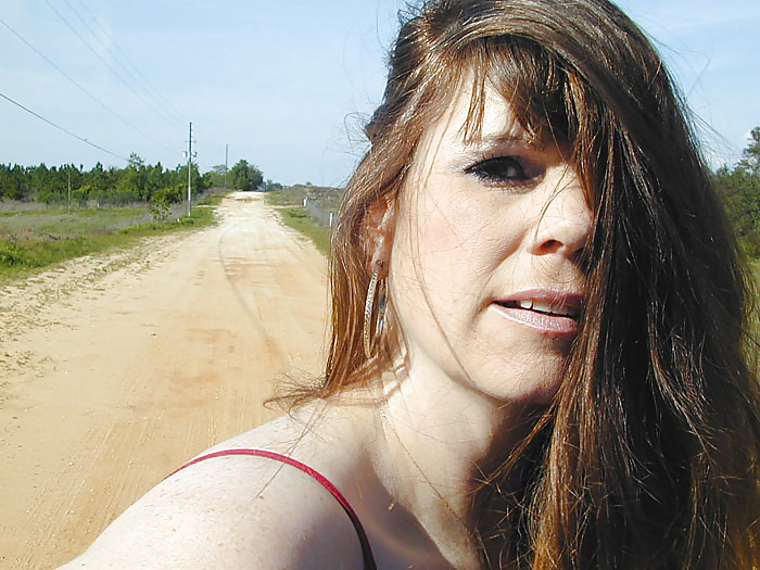 Free Robyn part 2. tall lanky BBW MILF photos