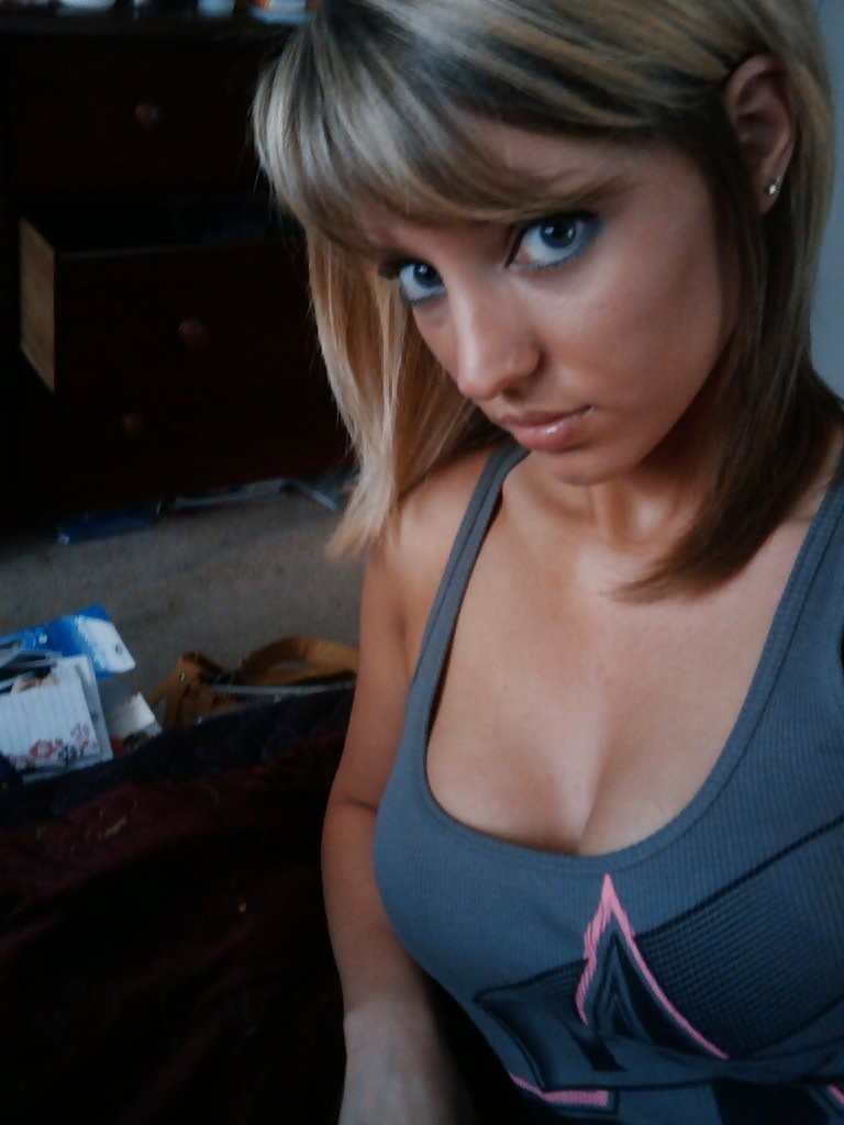 Free Amateur Ladies For Professional Fappers 10 photos