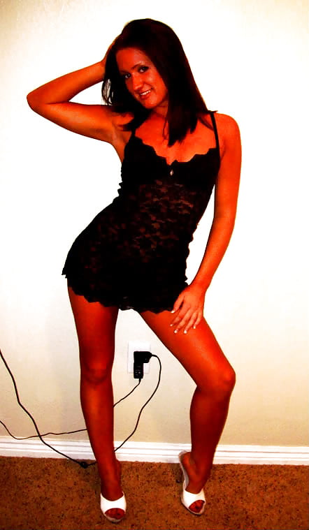 Free Hot Brunette Posing (non-nude) photos