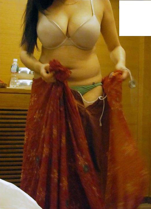 Free SPYING MY HOT MUMMY AT HOME photos