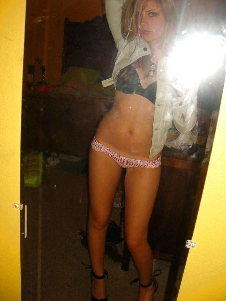 Free Girly Selfshot photos