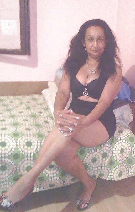 Free MILF Dukica Ciganka photos