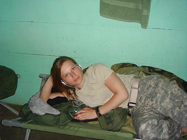 Free Army Girls 2 photos