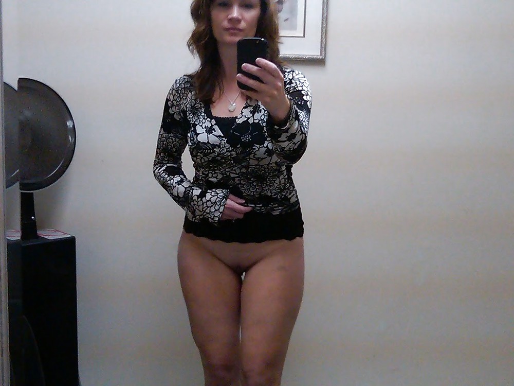 Free sexy milf's selfshots photos