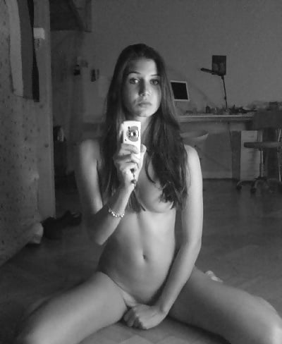 Free tall brunette teen babe stripping photos