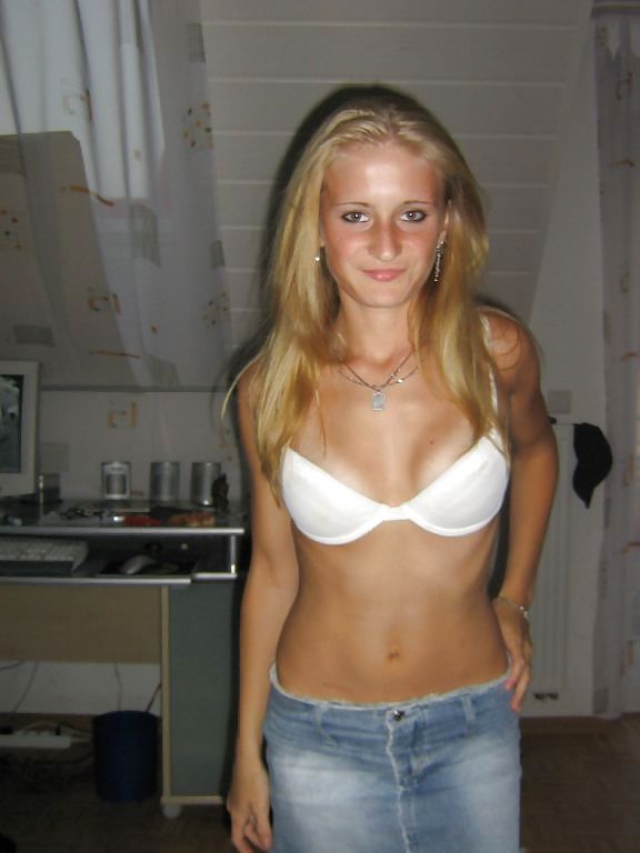 Free Sexy blonde german girl photos