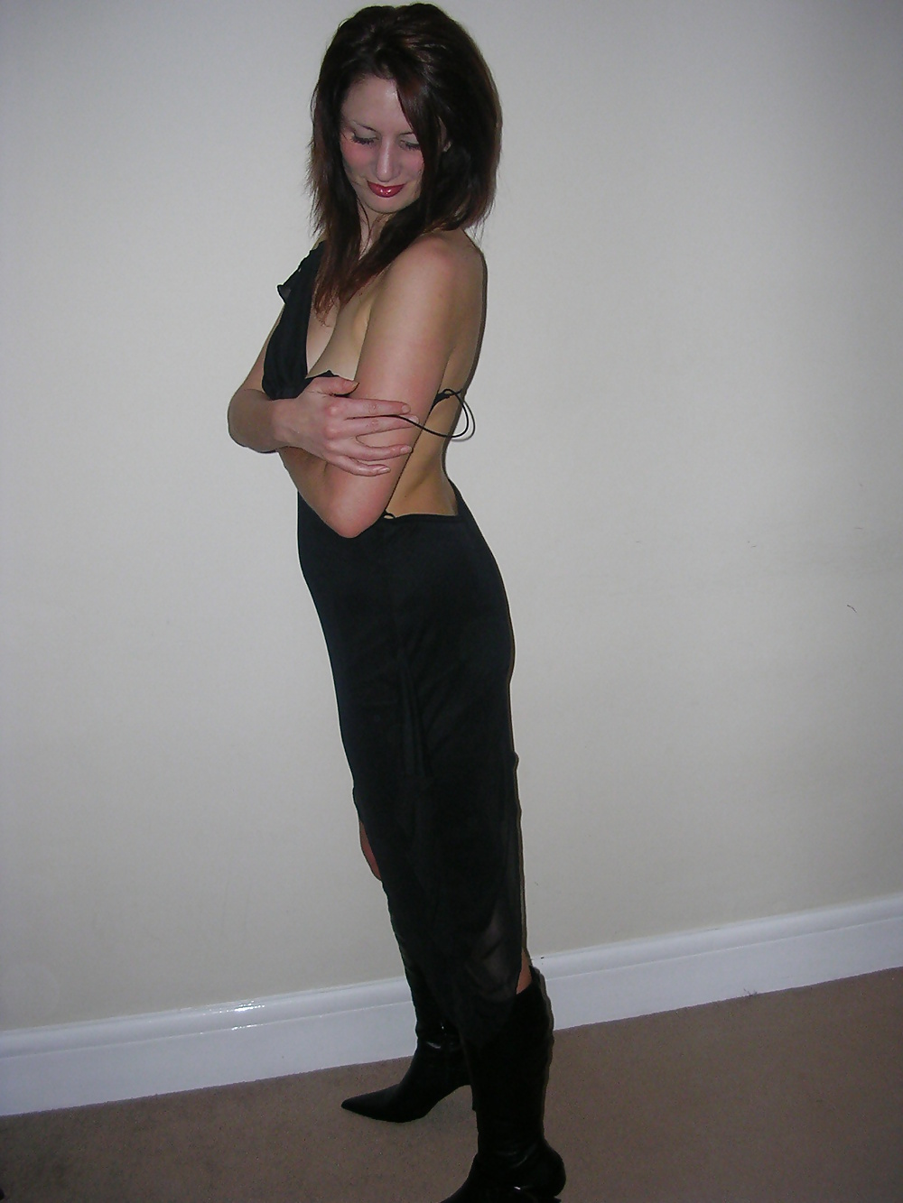 Free Flexible UK MILF gets bored watching telly photos