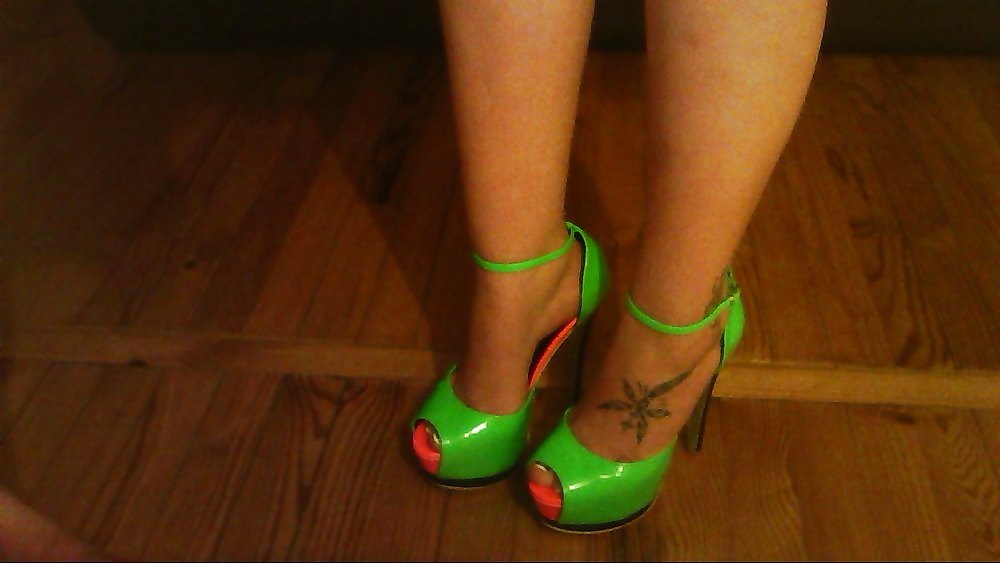 Free Sexy feet photos