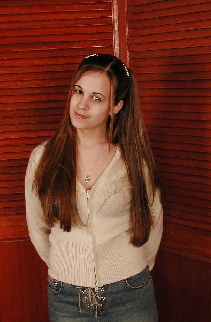 Free WHITE BEAUTY - ALEXI photos