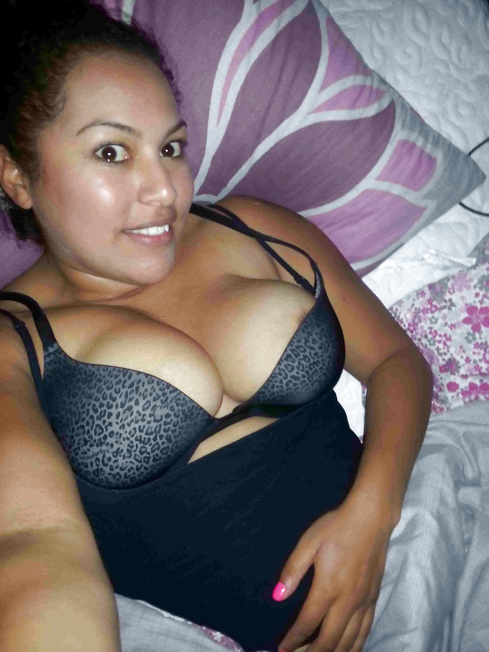 Free Gorgeous desi boobs photos