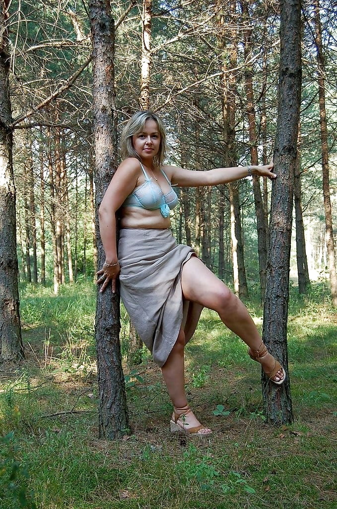 Free Sexy Chubby Mature Milf Monika, A Day in The Woods photos