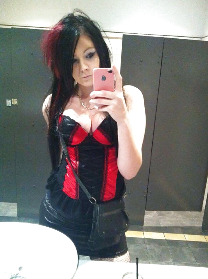 Free Naughty Lisa from Australia photos