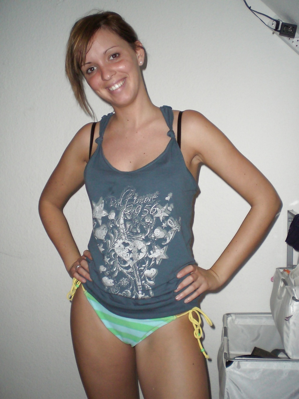Free brunette teen photos