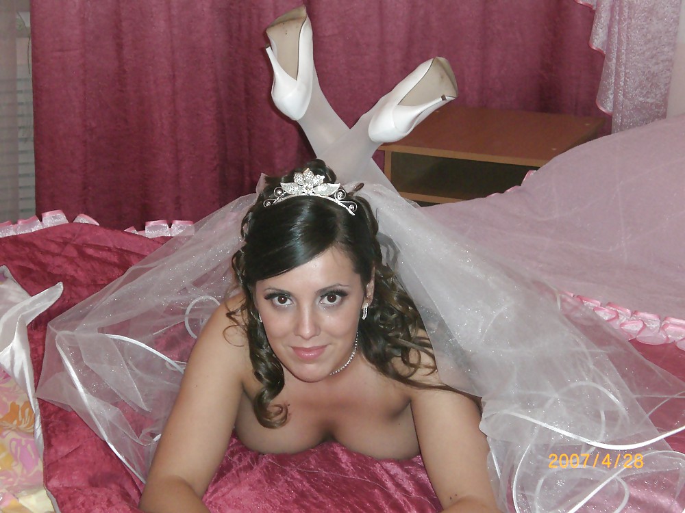 Free Pretty Amateur Bride photos