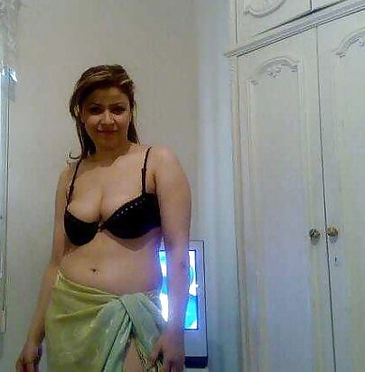 Free Arabian BOOOOOBS photos