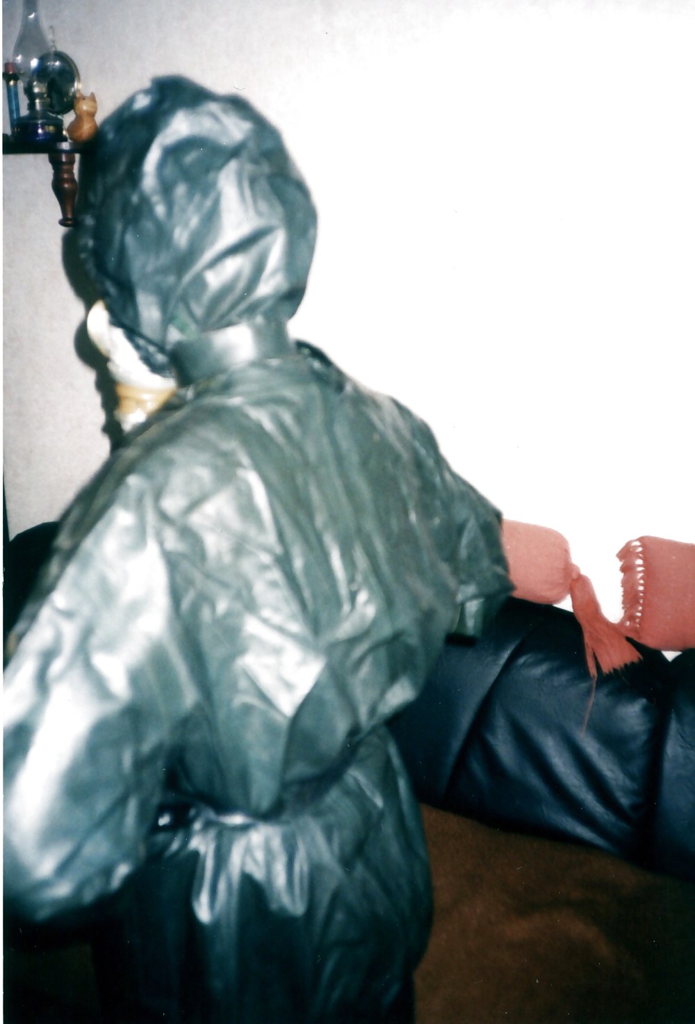 Free Gummibitch  enclosed photos
