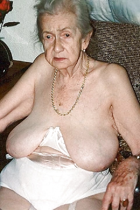 Free Older Girls - Grannies - Cougar - Mature Babes   N A K E D 2 photos