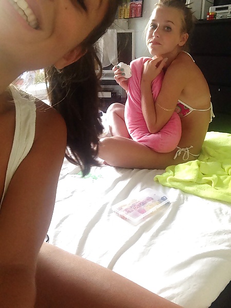 Free Emma & Her Friends photos