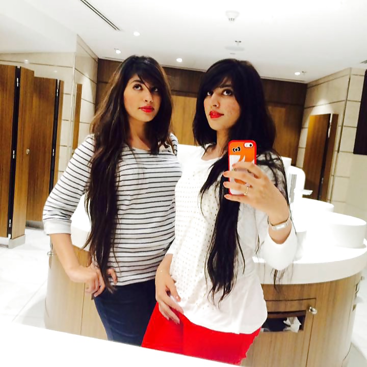 Free Double Dose of Indian Curry Cunts photos