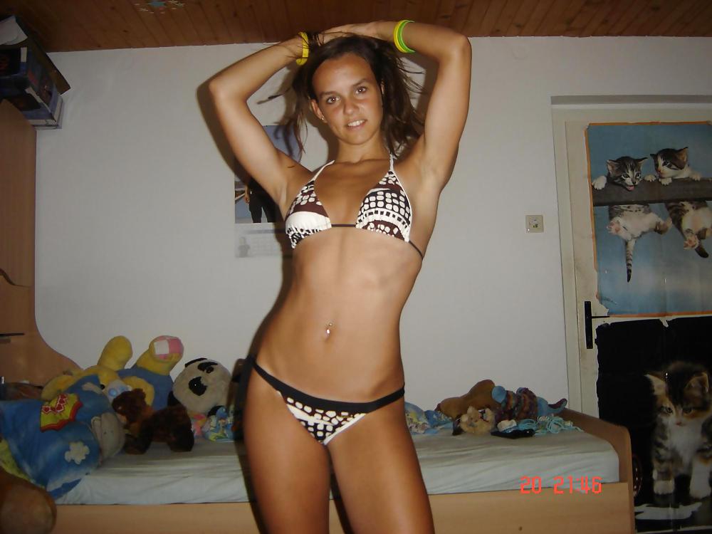 Free Amateur Young Brunette Teen photos
