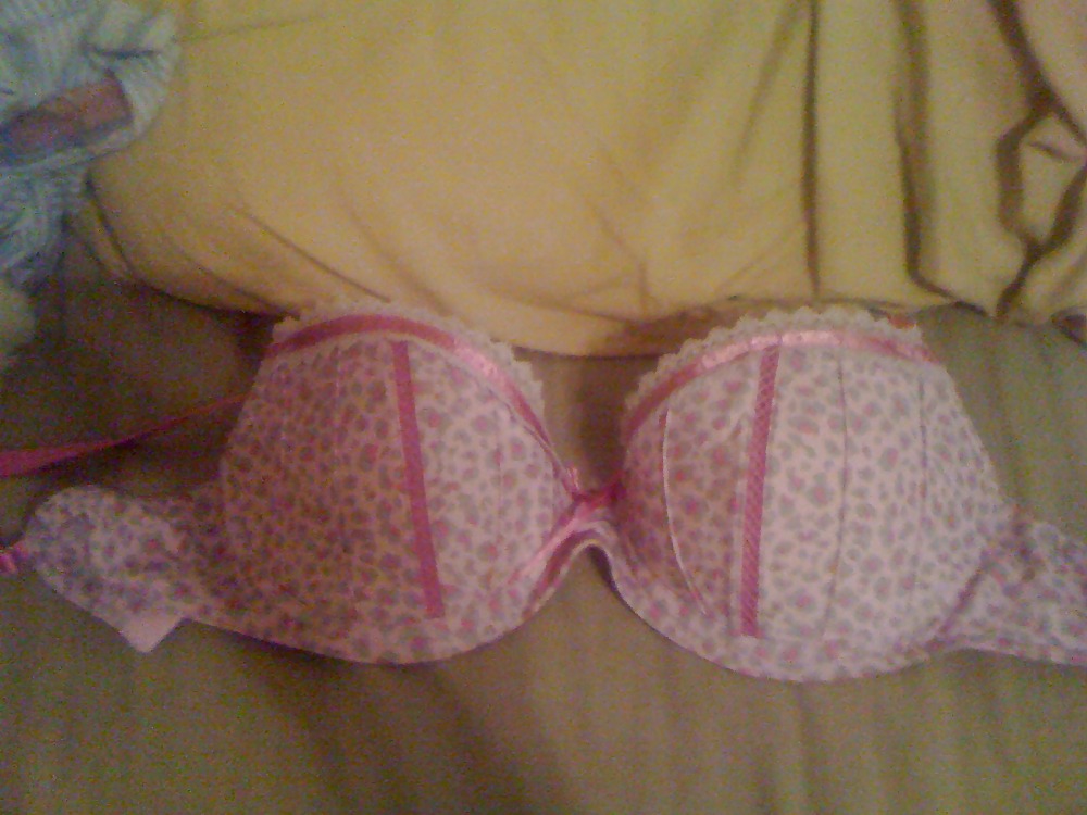 Free Friend's girl's bras and panties photos
