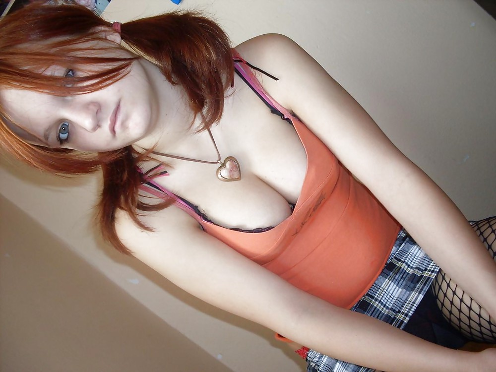 Free NICE REDHEAD SLUT photos