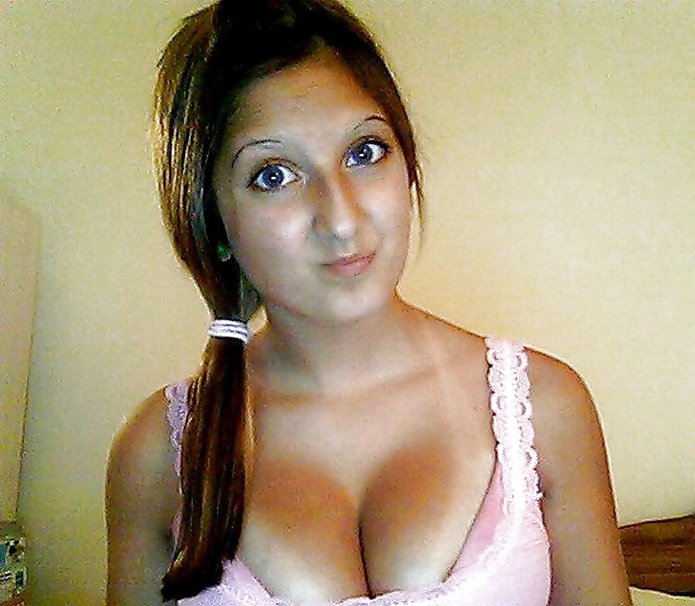 Free Turkish dutch slut samira photos