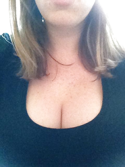 Free Thick and Bust Slut Emma from Twitter photos