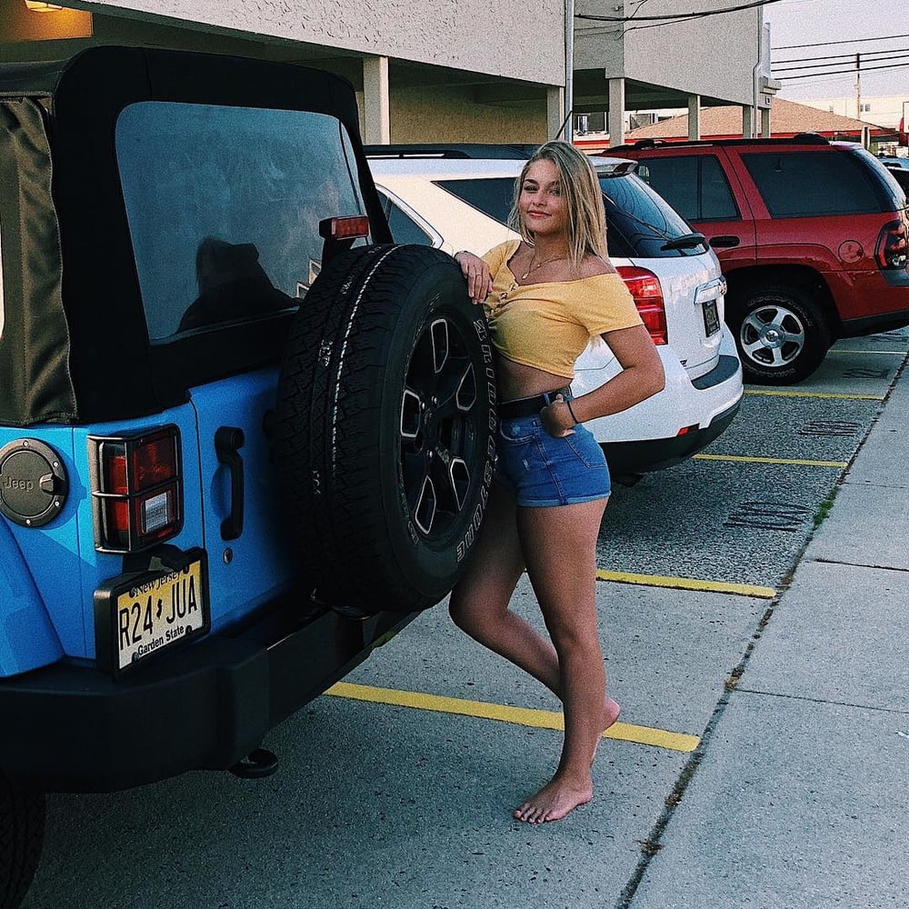 Free SOPHIA...a young sexy lesbian... photos