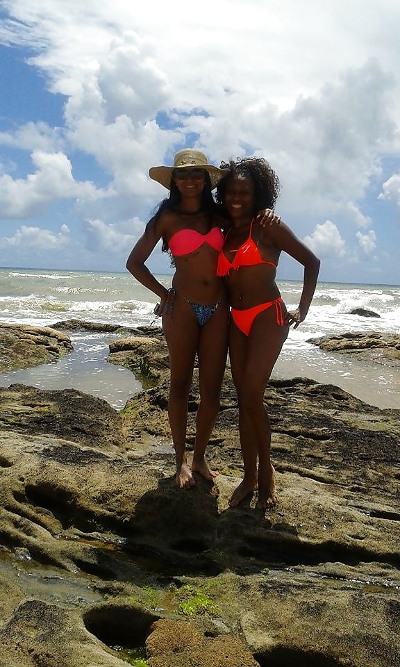 Free Black Beauties in Bikini photos