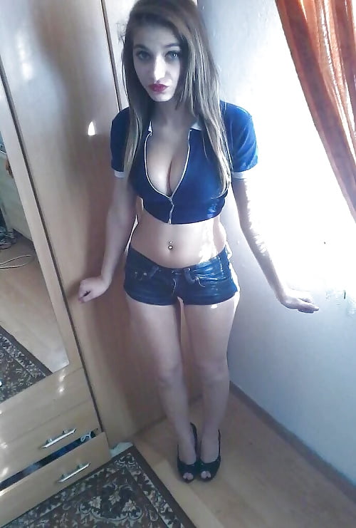 Free Amateur Babes, Chavs, Bimbos, Sluts, Slags, Teens photos