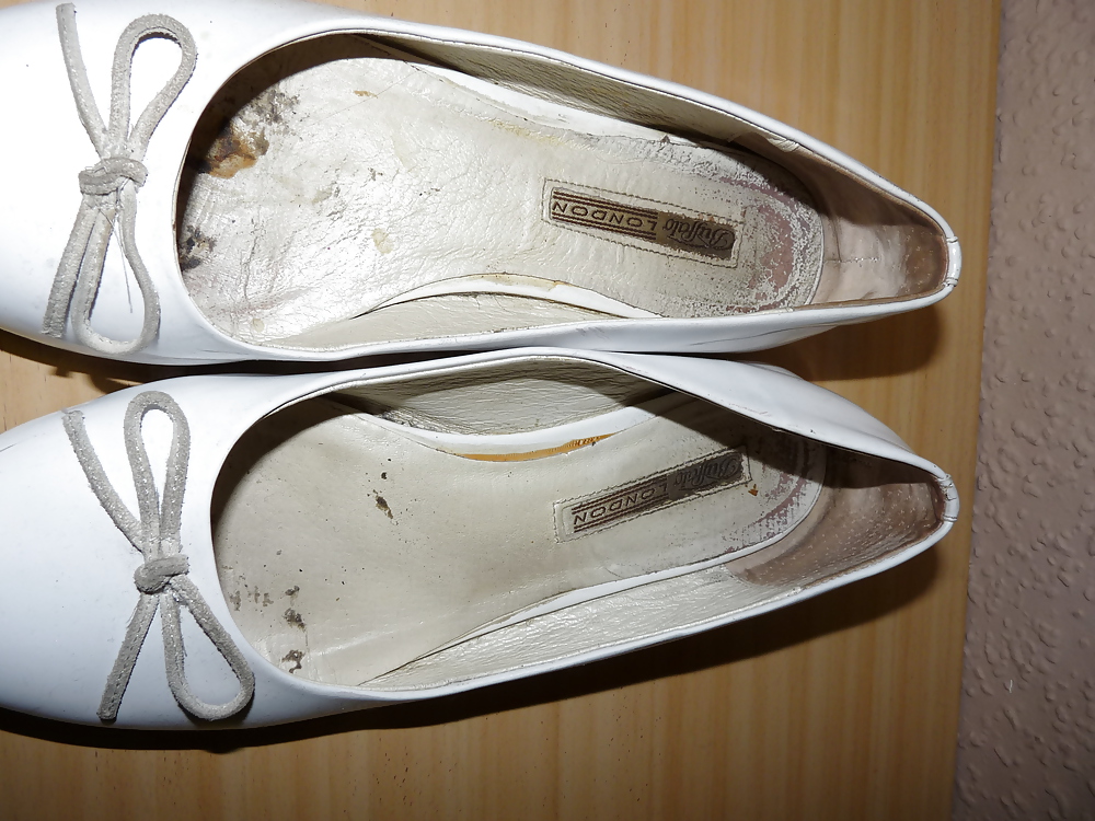 Free Wifes high heels shoes flats ballerinas feet 5 photos