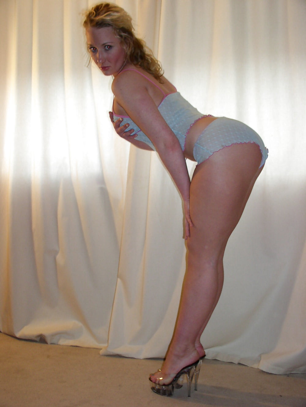 Free Unknown Teen Slut photos