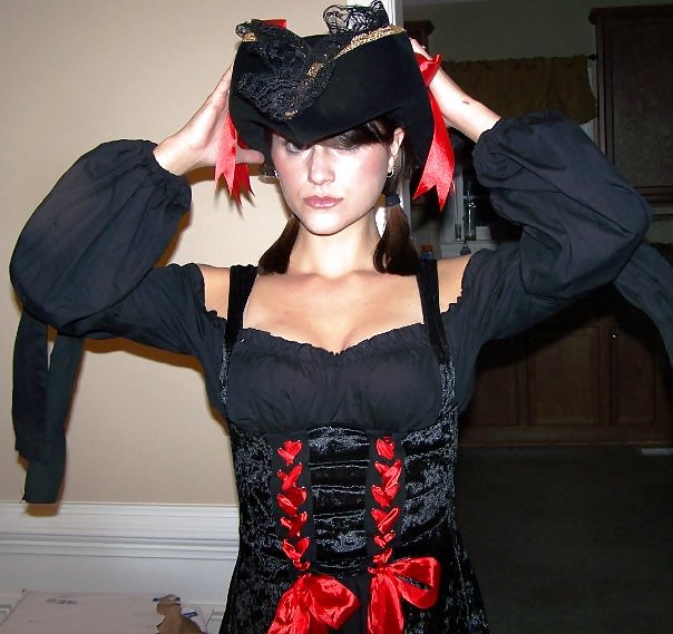 Free Ex-Girlfriend in Pirate Costume photos