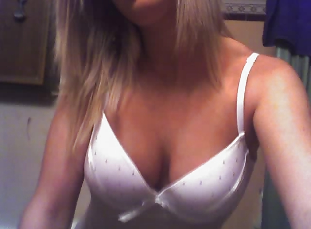 Free 20 Year Old Blonde photos