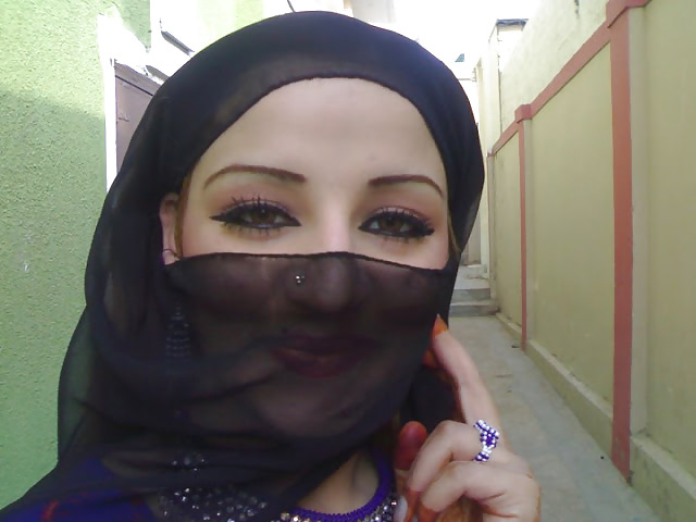 Free nice arab girsl photos