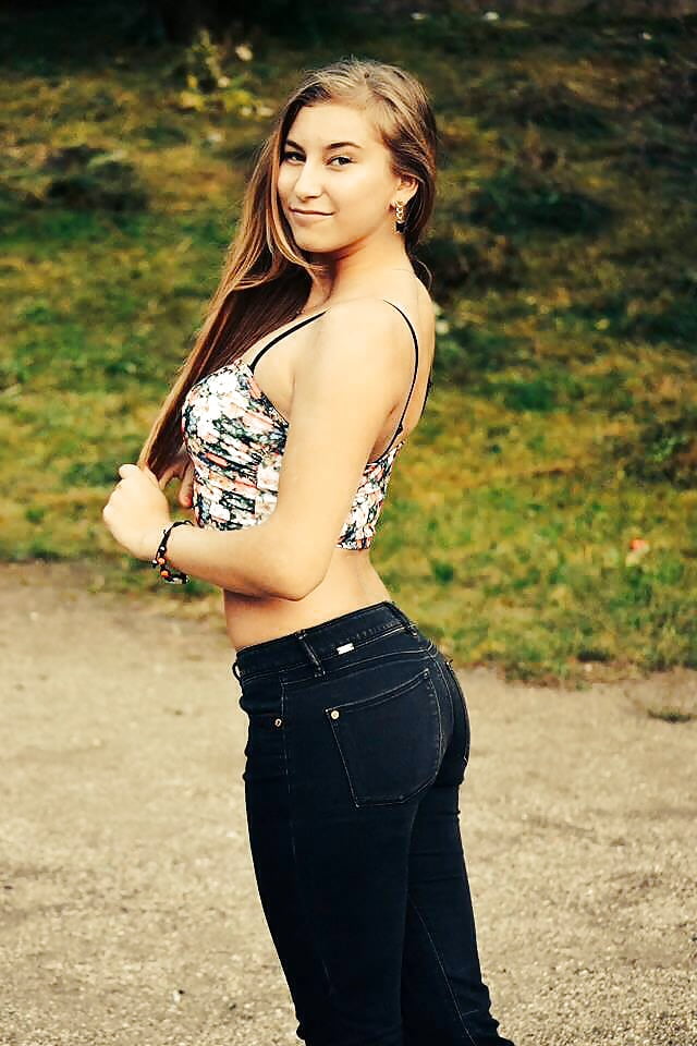 Free JEANS SHORTS ,BIG BUTT photos