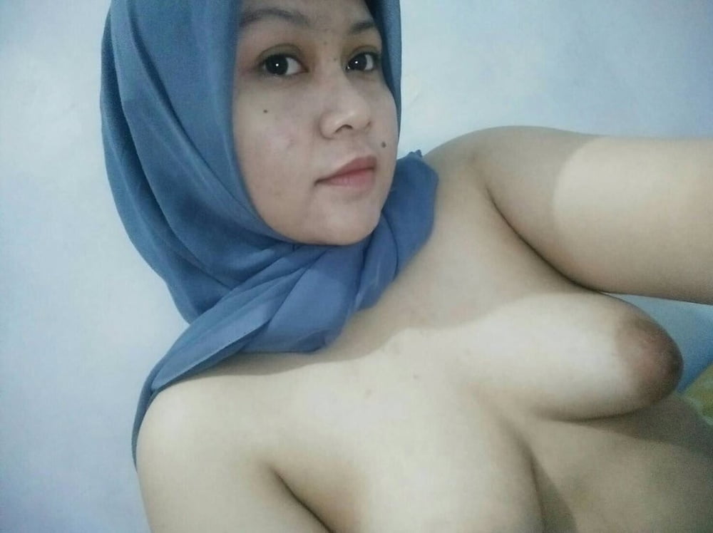 Naked malay muslimah photo leak, sexy teens in ripped yoga pants