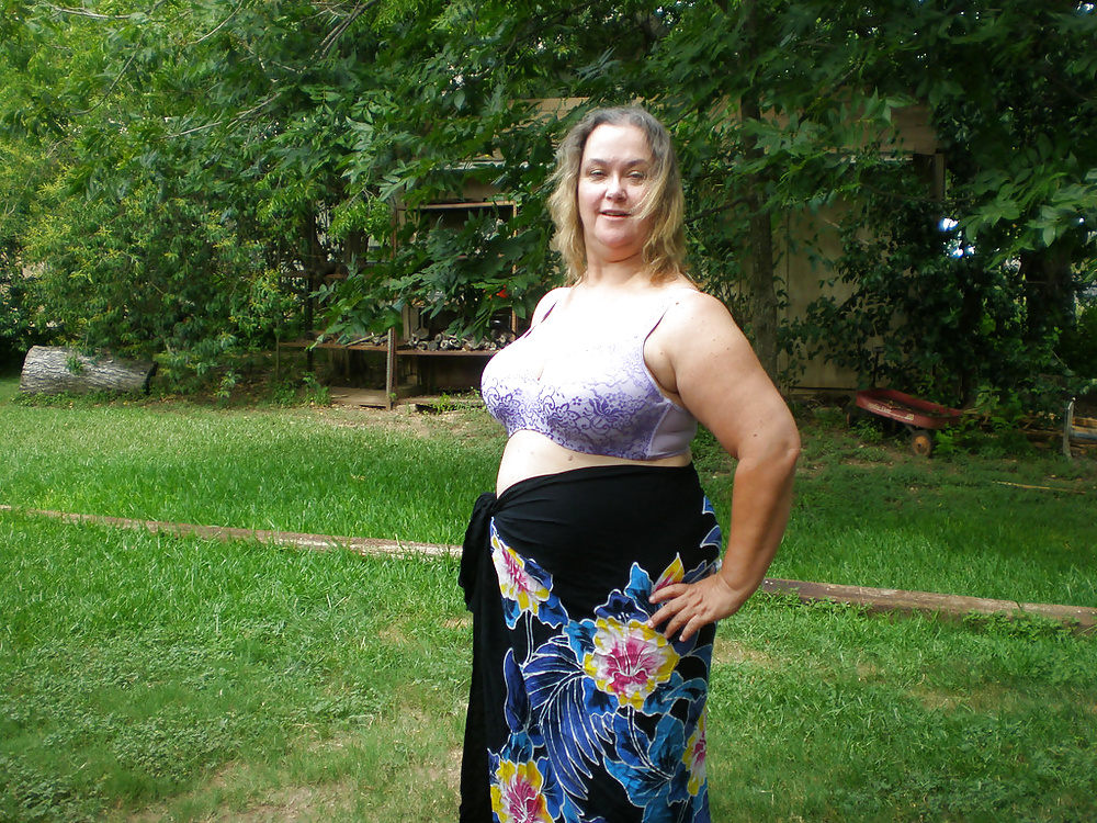 Free Emailed Pics To Post. Please Comment For Her photos