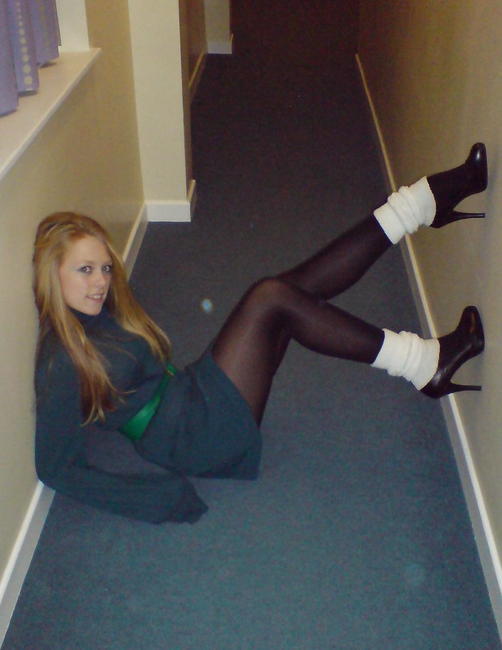 Free Hot pantyhose babes 76 photos