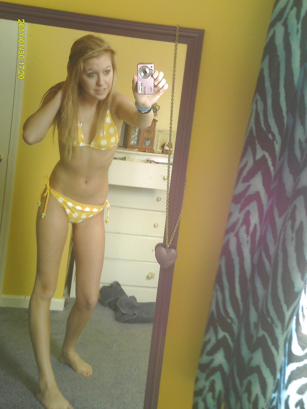 Free amazing blond selfshots photos