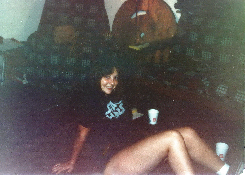 Free College Friends & Ex-girlfriends (1980s) photos